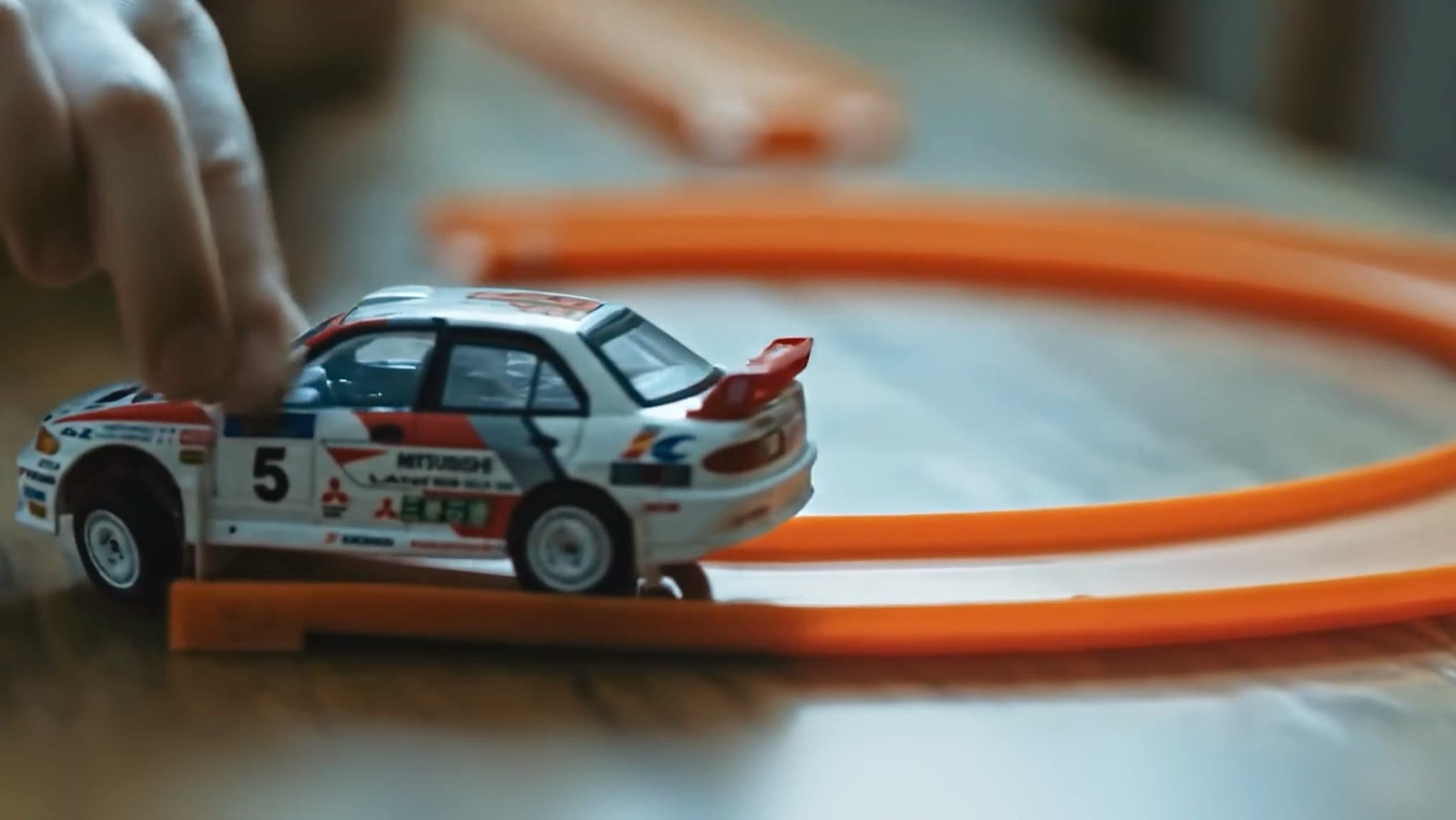 Mitsubishi Motors celebra 35 anos de história no Brasil em campanha institucional que resgata seu legado