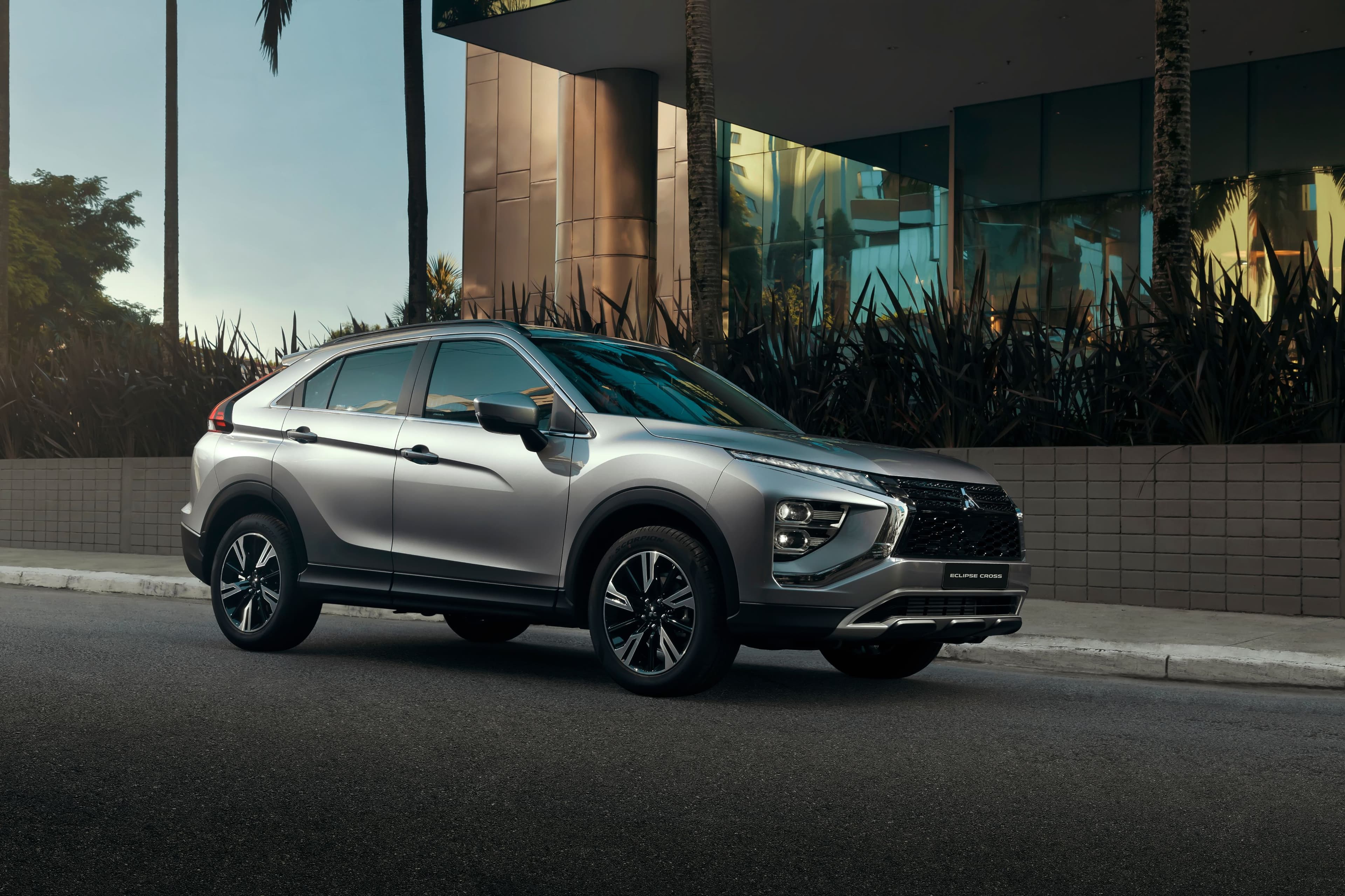 Eclipse Cross Vista Lateral