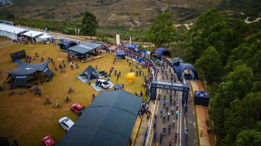Mitsubishi Motors reforça apoio ao esporte ao ar livre na prova de mountain bike Brasil Ride Espinhaço 2025