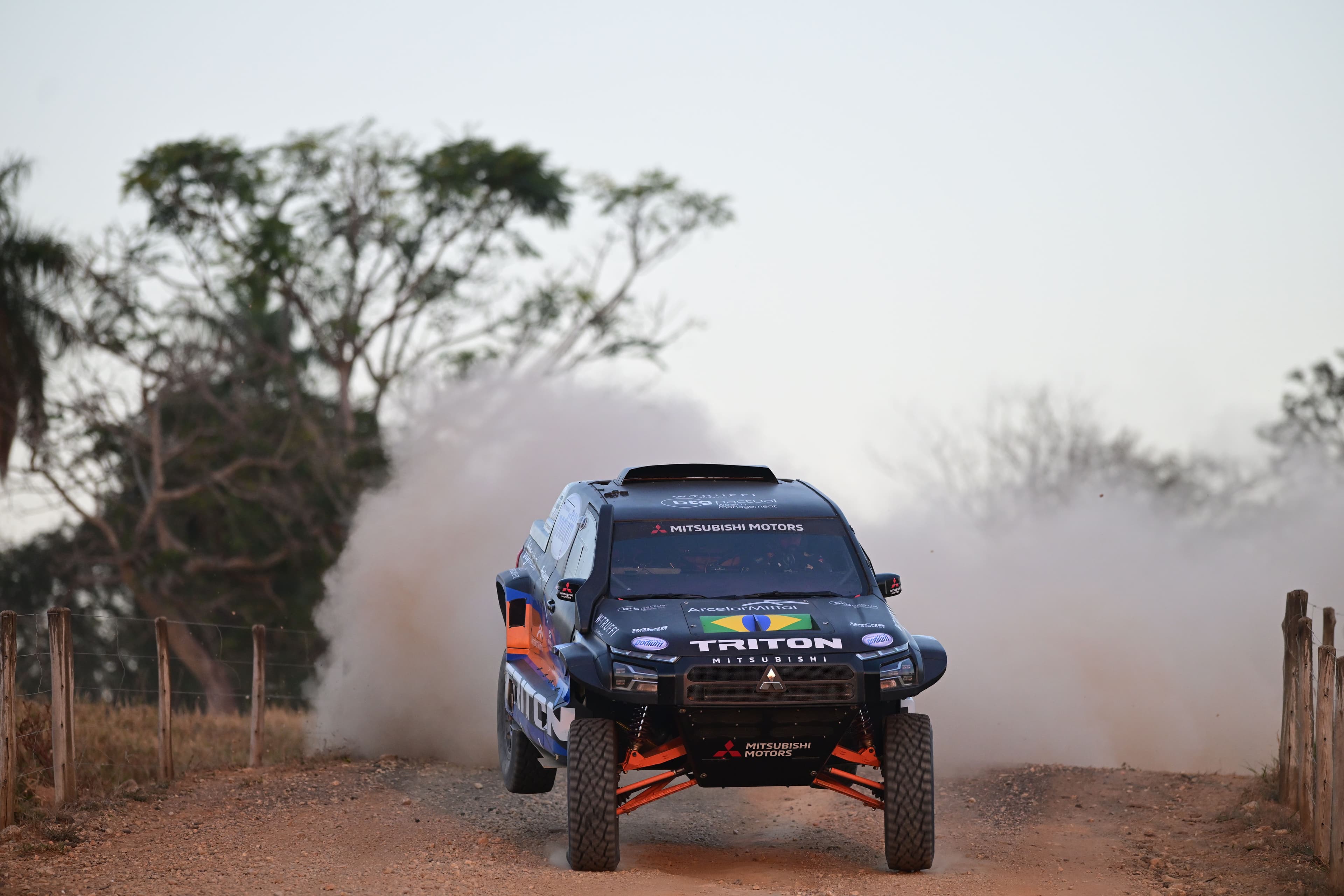 Equipe Mitsubishi Spinelli Racing apresenta novo layout da Triton Ultimate Racing que competirá na categoria T1+ FIA no Sertões 2025 