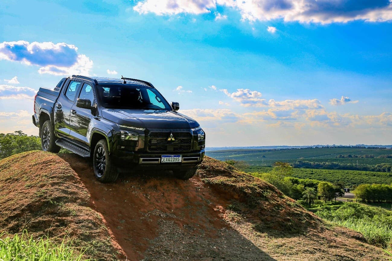 Comitiva de executivos da Mitsubishi Motors desembarca em Dourados/MS em busca de atrair produtores rurais da região 