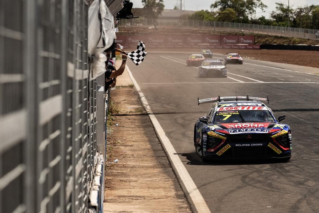 Mitsubishi Motors vence inédita corrida Endurance da Stock Car em Brasília