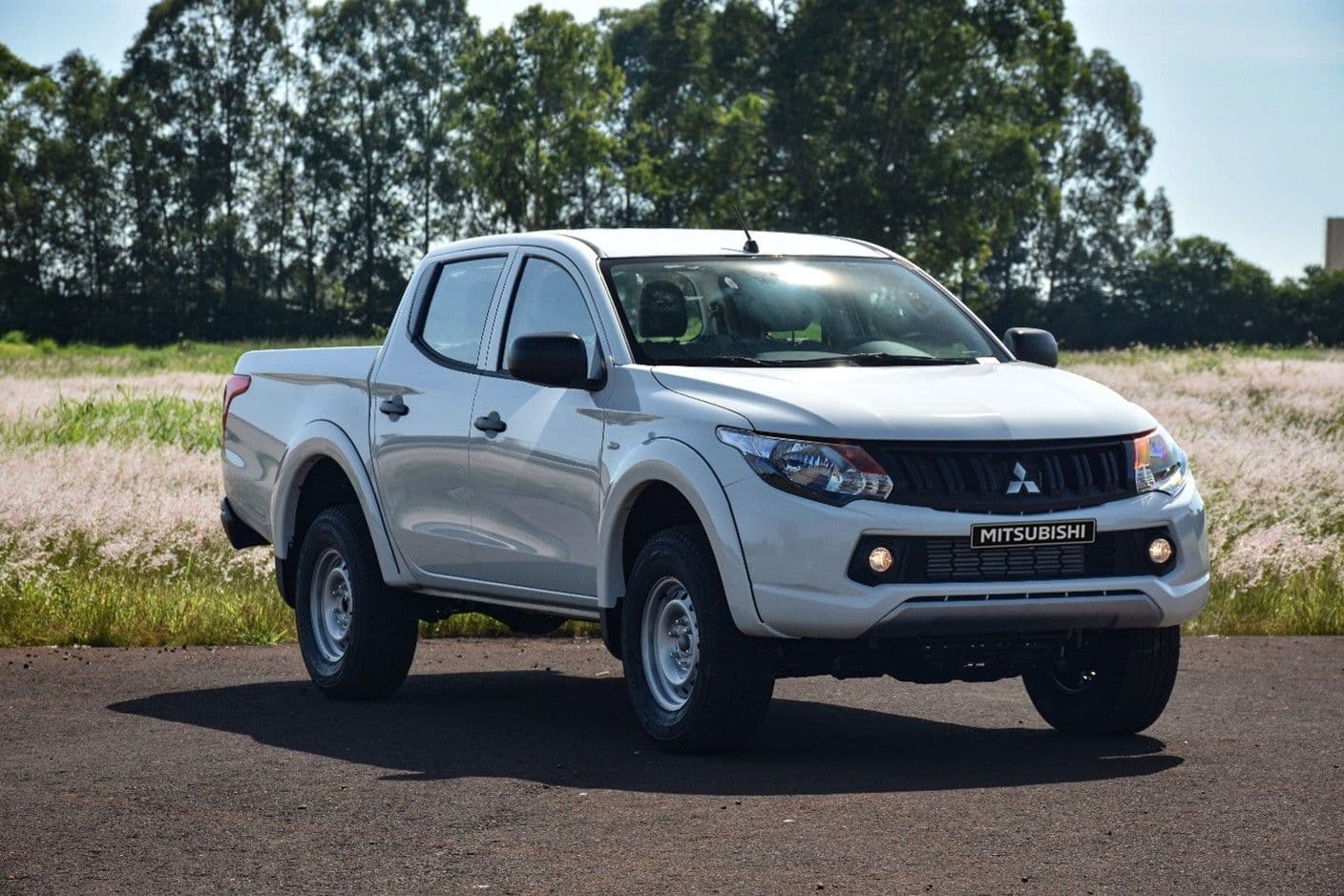 Mitsubishi Motors marca presença na 47ª Expointer 2024 com ofertas especiais de até R$ 61 mil em sua linha de veículos