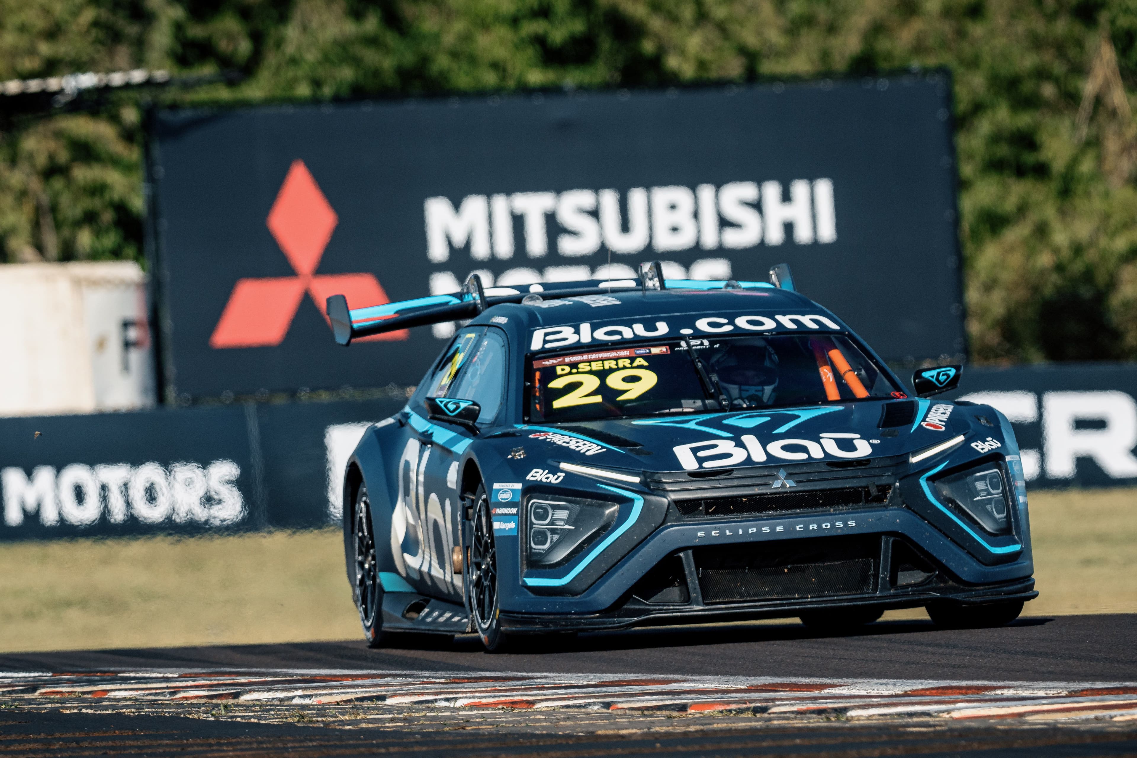 Stock Car: Líder entre pilotos e montadoras, Mitsubishi Motors faz sua estreia no curto e desafiador Velopark